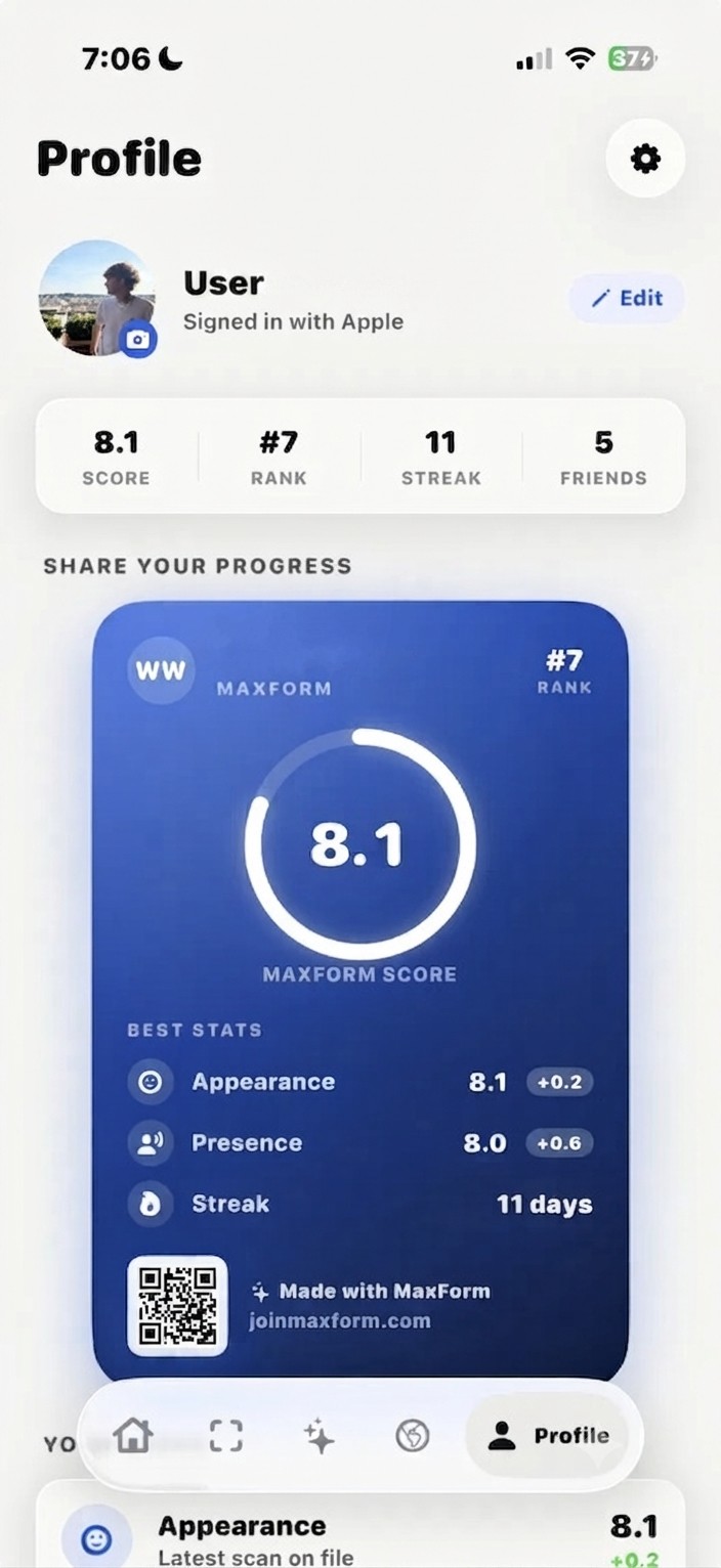 MaxForm profile screen with a shareable stats card
